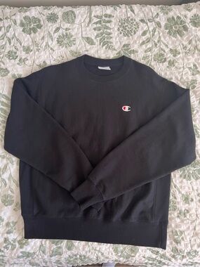 Like New Champion Black Crewneck Sweatshirt with Small Logo, M/L